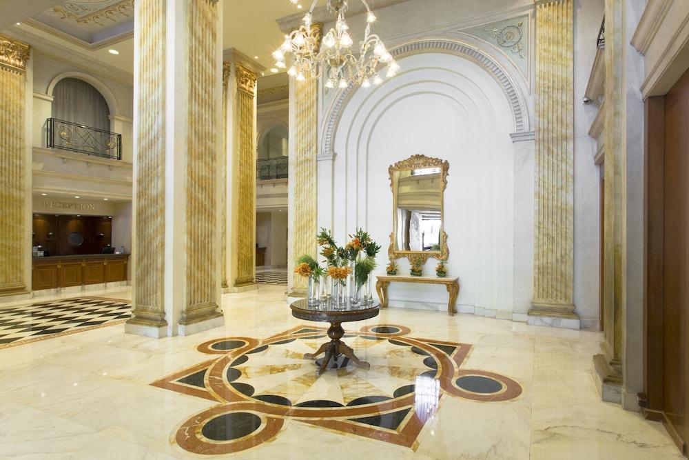 Regency Palace Ammán Exteriér fotografie Lobby